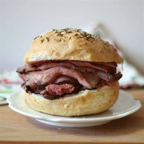 Beef on kimmelweck. Things To Know About Beef on kimmelweck. 